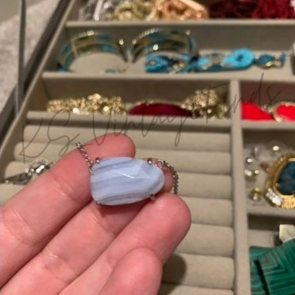 Kendra Scott BLA Isla Necklace - Picture 3 of 8